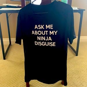 Ninja disguise men’s T-shirt.